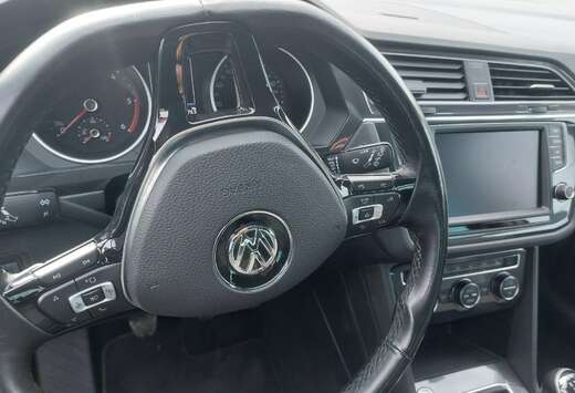 Volkswagen 2.0TDI Black & White 85kW