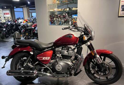 Super Meteor 650 Rouge Celestial