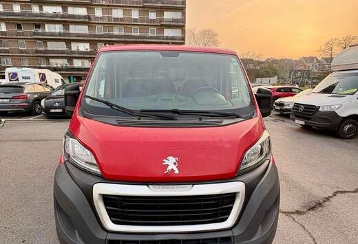 Peugeot 350LH 2.8 HDi Pack