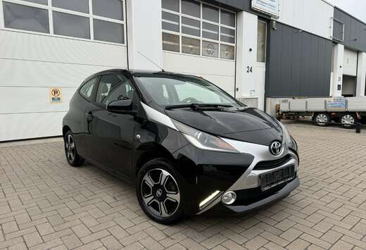 Toyota 1.0i VVT-i x-clusiv