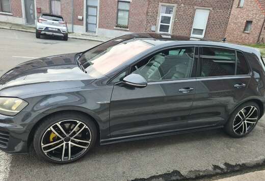 Volkswagen Golf 2.0 CR TDi DSG