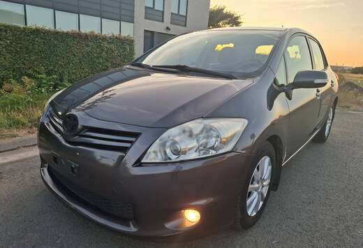 Toyota 1.4 D-4D ECO Executive DPF Climat GPS
