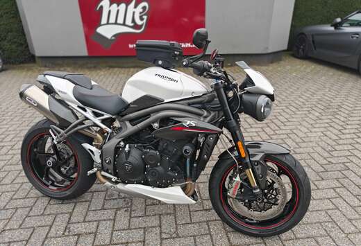 Triumph RS