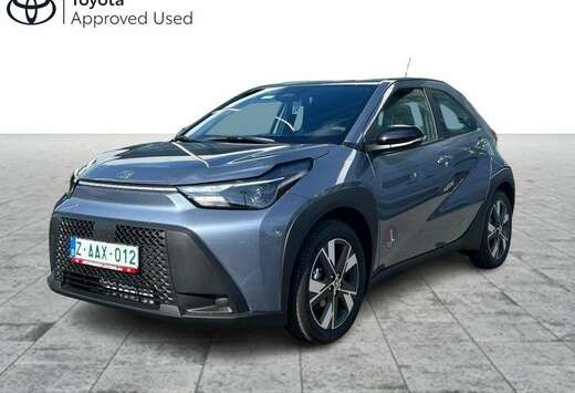 Toyota 1.5 Hyb play + active pack CVT