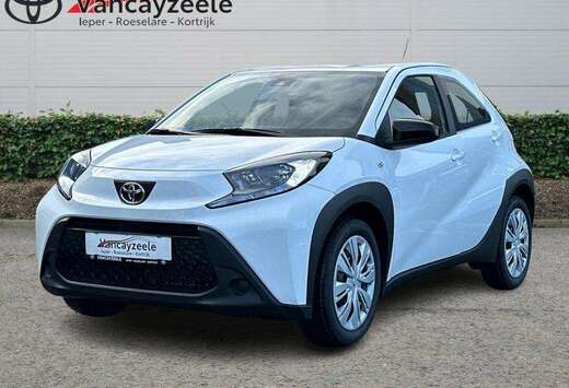 Toyota play+cam+DAB+applecarplay&androidauto