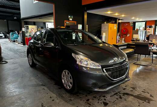 Peugeot 208 1.2i Allure / 12 Mois De Garantie