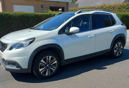 Peugeot 2008 1.2i PureTech Allure