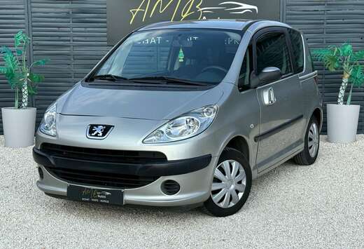 Peugeot 1007 1.4i */*BOITE AUTO+CARNET*/*
