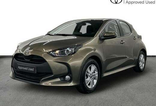 Toyota 116hp HEV Dynamic | carplay | camera