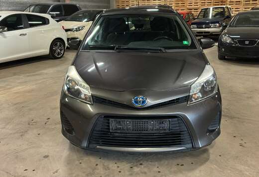Toyota Yaris Hybrid 1.5 VVT-i Life