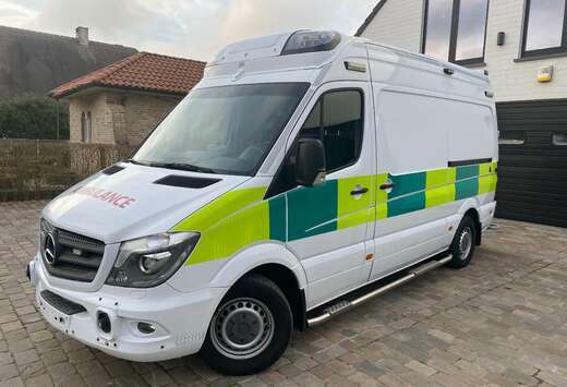 Mercedes-Benz Ambulance 219 CDI Stronic