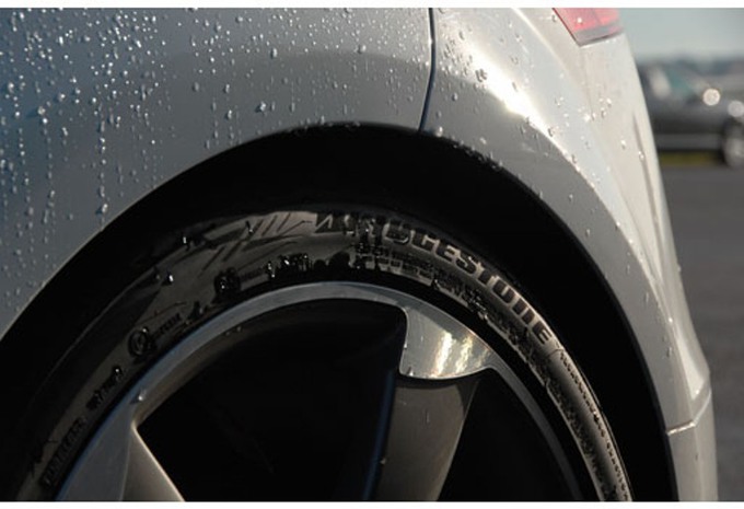 Pneu D Hiver A Vendre >> Photos Bridgestone Potenza S001 - Moniteur Automobile Pneu D Hiver A Vendre >> Photos Bridgestone Potenza S001 - Moniteur Automobile