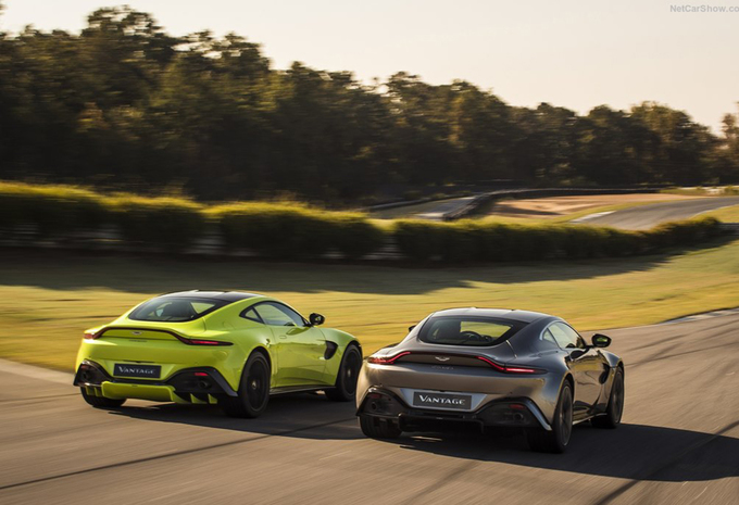 Fotos Aston Martin V8 Vantage Tussen Db11 En Vulcan