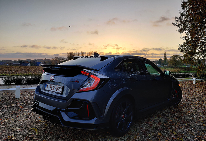 1280x800 Honda Civic Type R Sport Line 2020 2 Photos
 1440P for Laptop and Smartphone