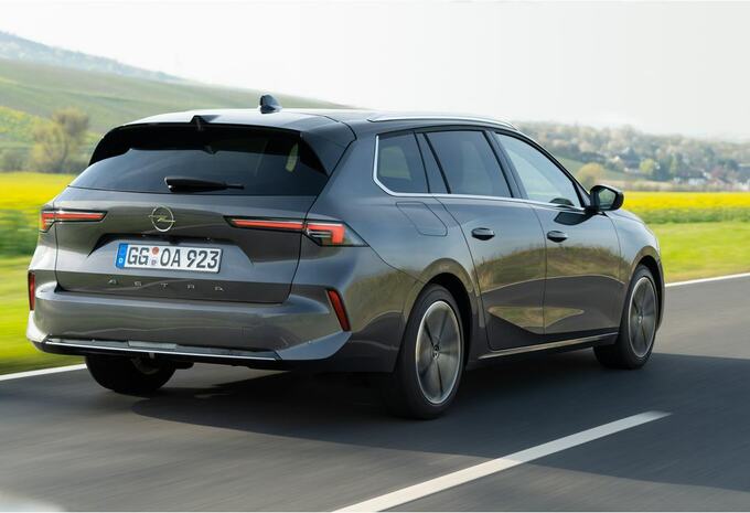 Test Review 2022 Opel Astra Sports Tourer 1.2 Turbo - Test AutoGids