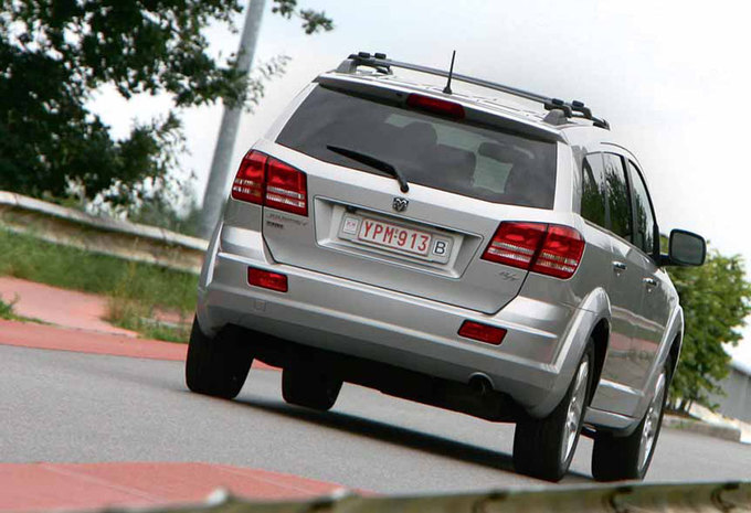 Foto S Dodge Journey 2 0 Crd Buiten De Lijnen Kleuren