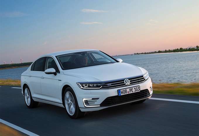 kunstmest Hoelahoep Echt Test 2015 VW Passat GTE - AutoWereld